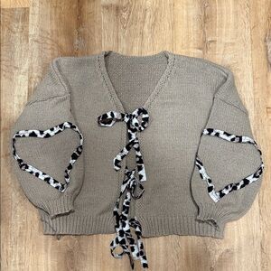 Women’s Tie Knot Leopard Heart Print Knit Cardigan, Small